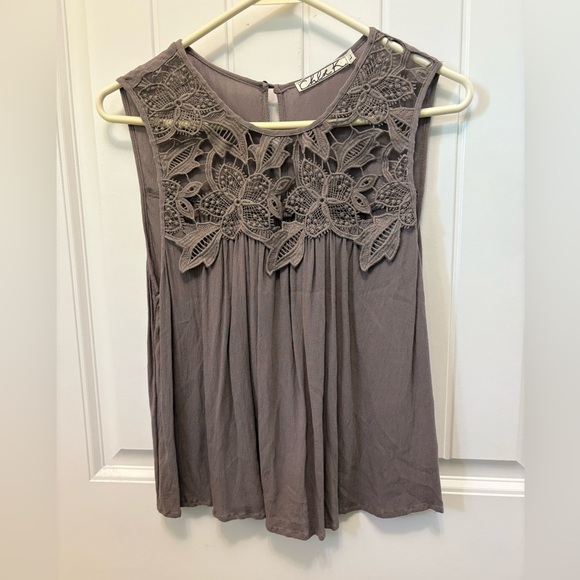 Chloe K Lace Detail Sleeveless Blouse. Woman’s Size Large. Grey colored. - Picture 1 of 8